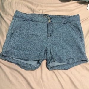 🙅🏻[SOLD] Blue cheetah print shorts