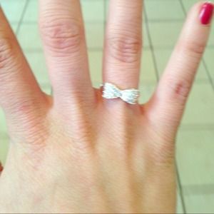 Size 5 bow ring
