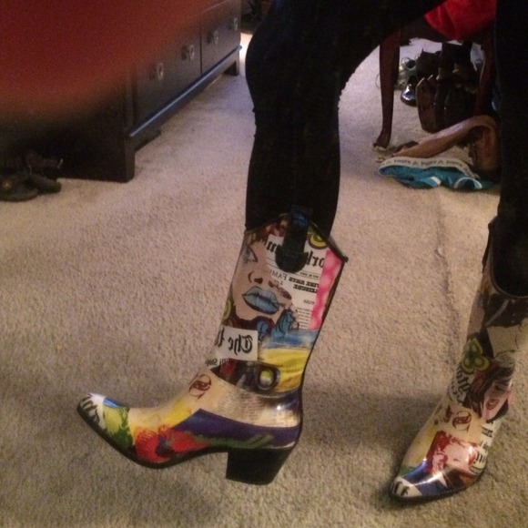 !! SOLD!! Cartoon rain boots - Picture 3 of 3