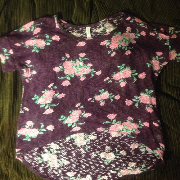 NWOT Hi low purple floral shirt!