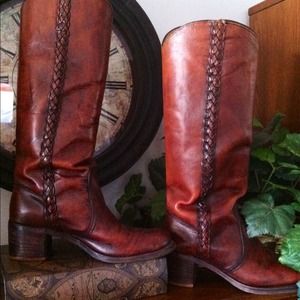Stunning Frye Boots. Equestrian Distressed.