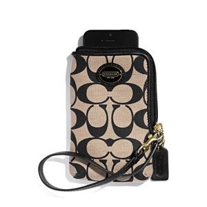 ✴️Coach Signature Printed Fabric Universal Case✴️