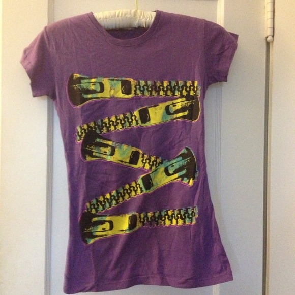 SOLD. T-Shirt with Zipper Motif - Picture 1 of 1