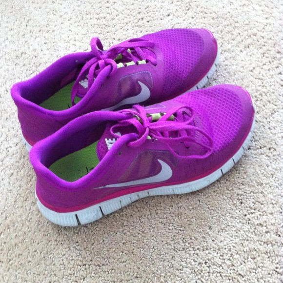 🚫SOLD🚫 Nike free runs sz 7