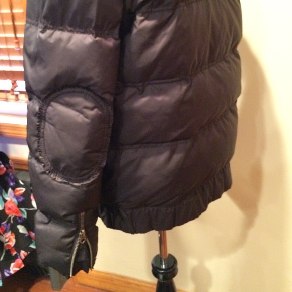 🔴SOLD🔴 🎉HP🎉 Juicy Couture puffy bomber jacket - Picture 3 of 4