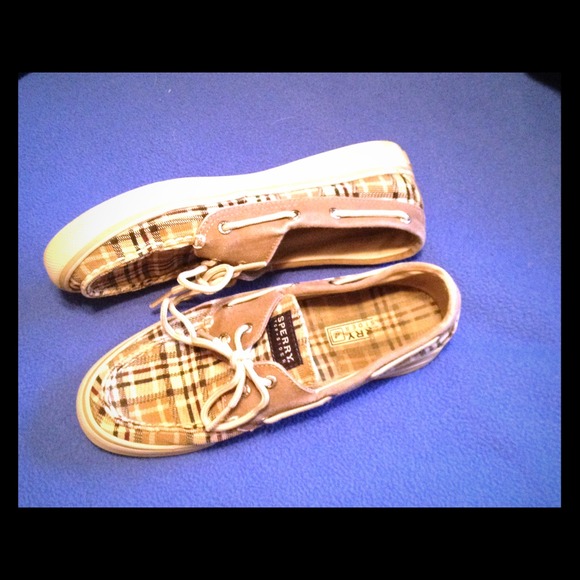 Plaid Sperrys
