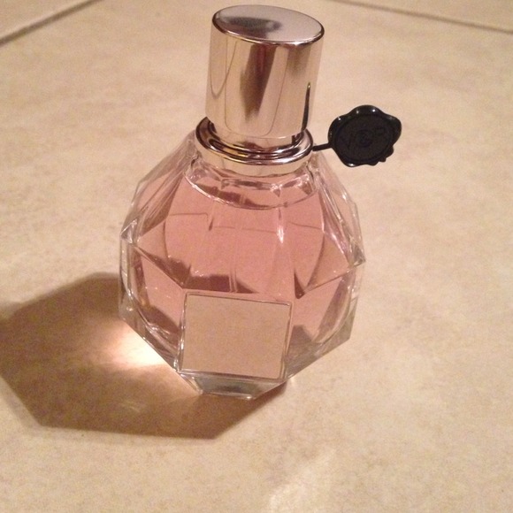 🚫SOLD🚫New Viktor&Rolf Flowerbomb perfume