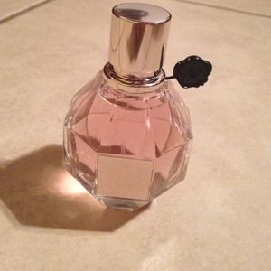 🚫SOLD🚫New Viktor&Rolf Flowerbomb perfume