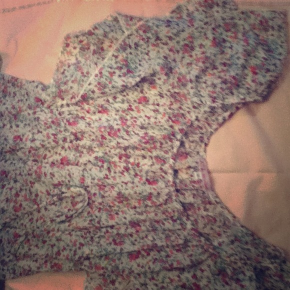 Floral shirt with SUPER cute sleeves