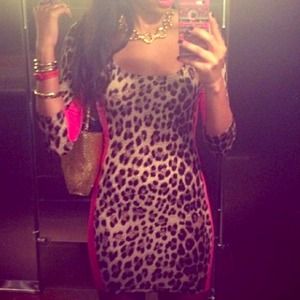 🚫Hold🚫 Leopard Bodycon dress 🎀👛