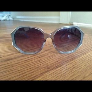 BEAUTIFUL like new BCBG Max Azria sunglasses