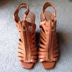 Jessica Simpson gladiator heels 6.5