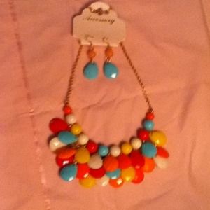 Multi-colored necklace
