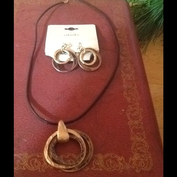 Cj banks jewelry set - Picture 1 of 3