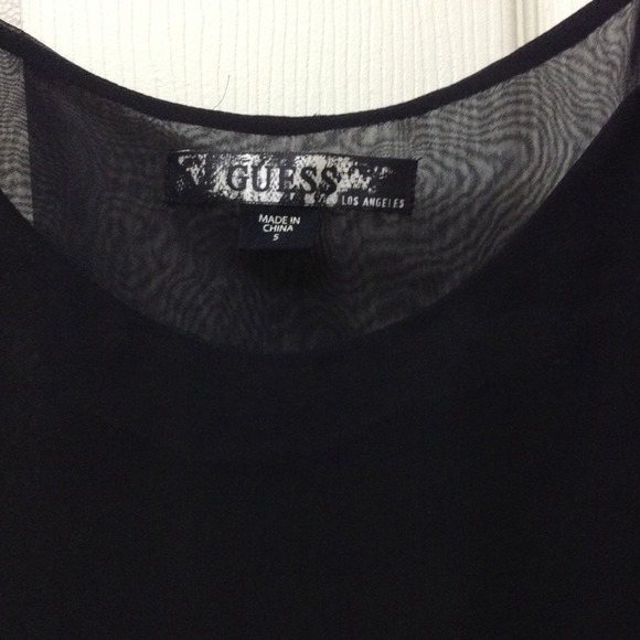 SOLD 🚩🚩🚩Soft chiffon Guess top - Picture 2 of 2