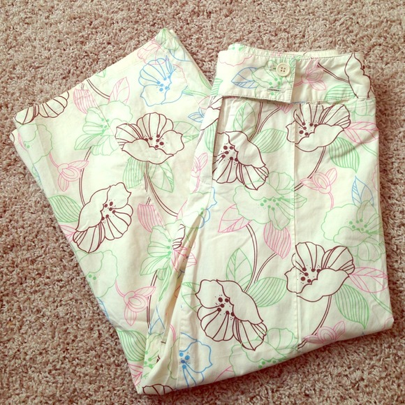 🚫SOLD in BUNDLE🚫Spring floral crops