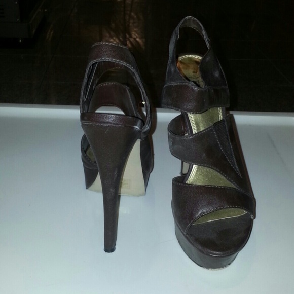 Heels - Picture 2 of 2