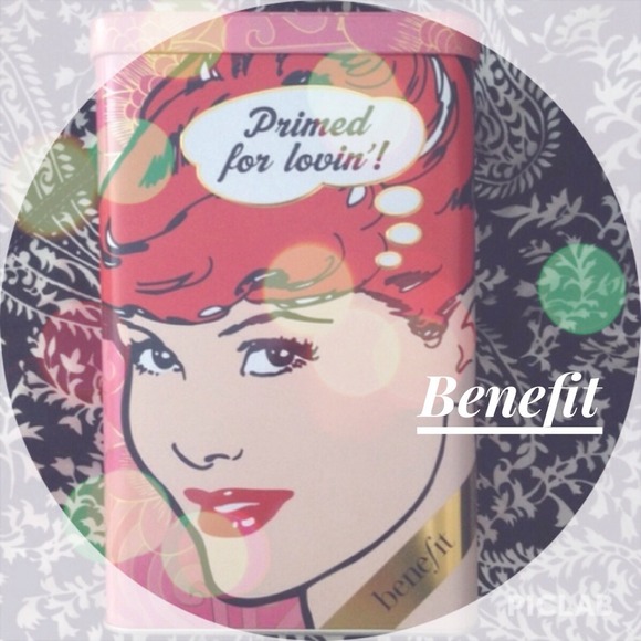 Benefit tin holder