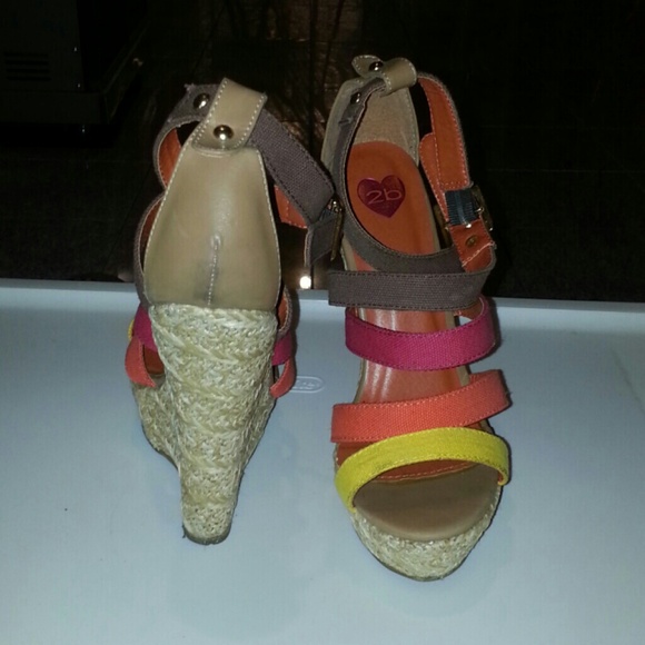 Heels - Picture 2 of 2