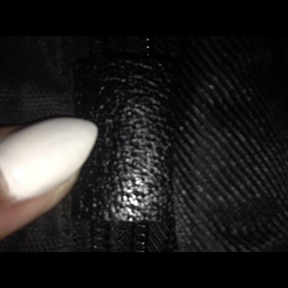 Authentic Gucci small bag - Picture 2 of 2