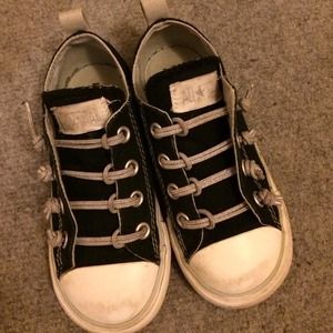 🌟bundle🌟Converse kids black/pearl shoes...