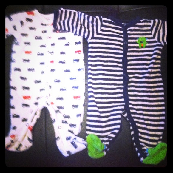2 barley used pjs 🚨sold🚨