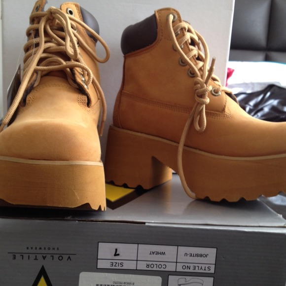 Volatile Platform Boot