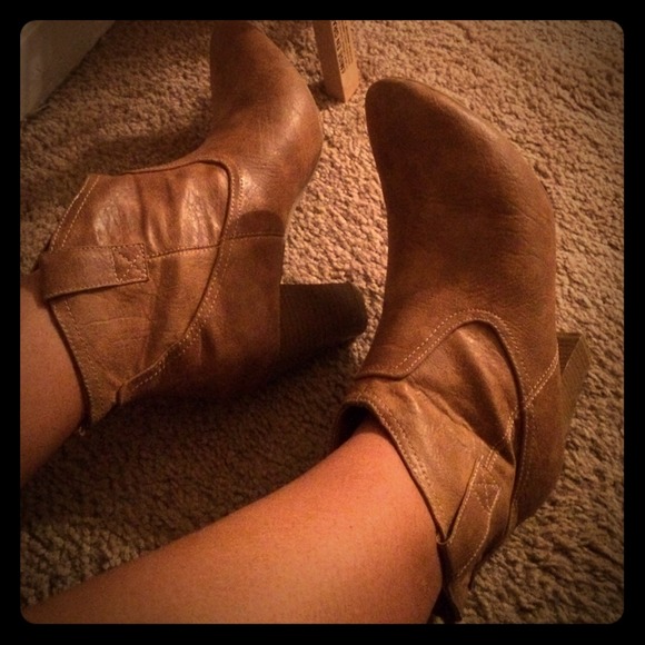 Brown ankle boots old navy.