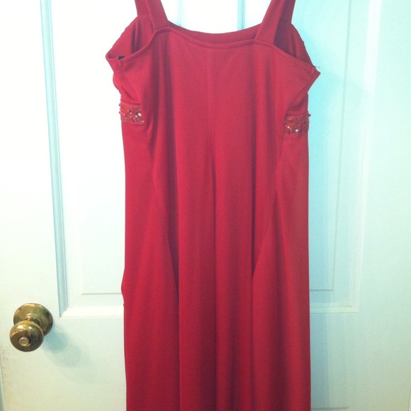 Dress - Picture 2 of 2