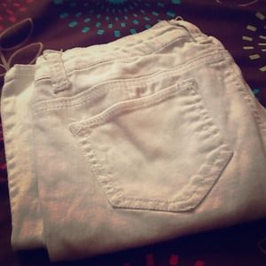 White capris/jeans