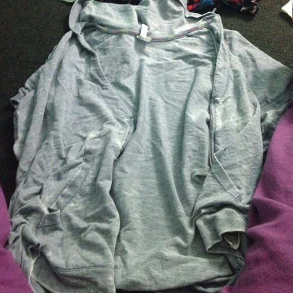 Sleeveless hoodie