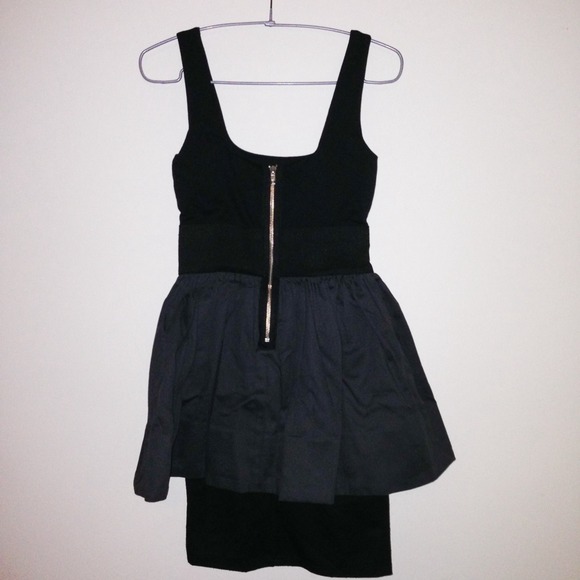 🆕 Bloomingdale's Aqua brand Bodycon Peplum Dress - Picture 3 of 4