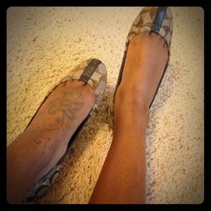 Cute & stylish, Coach flats!
