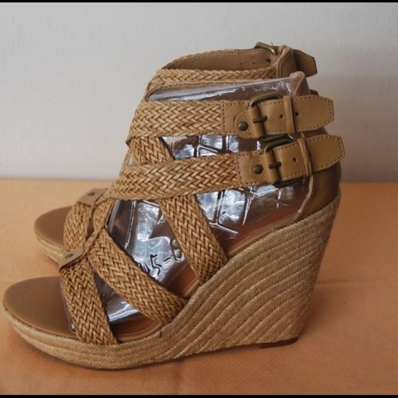 DV By Dolce Vita Wedge Sandal in Nude. - Picture 3 of 3