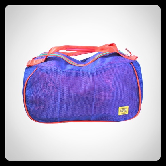 Dubbel Duffel Bag - Medium in Navy Blue.