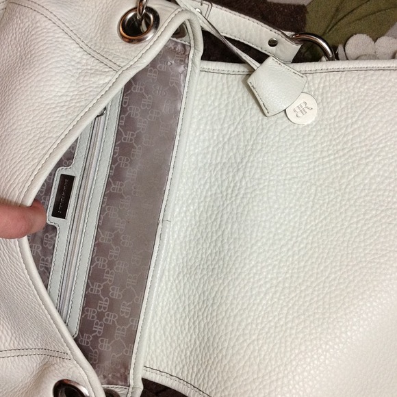 Banana Republic leather white handbag excellent !! - Picture 3 of 4