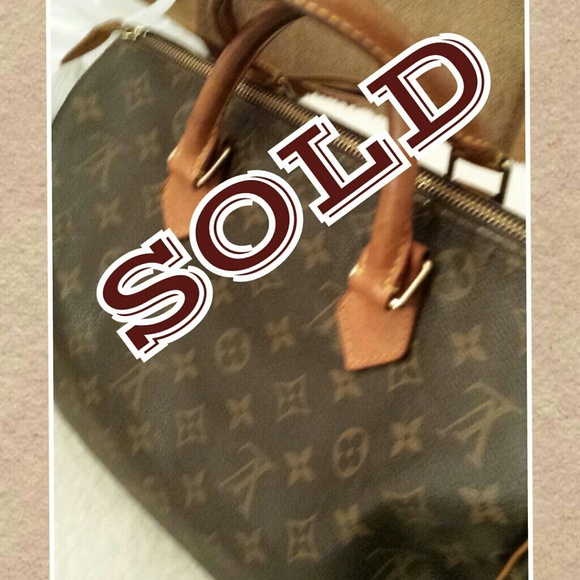 ⭐️⭐️SOLD⭐️⭐️Authentic LV Speedy 30
