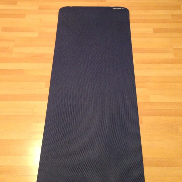 Danskin yoga mat 🎉sale today only $5!!🎉🎉
