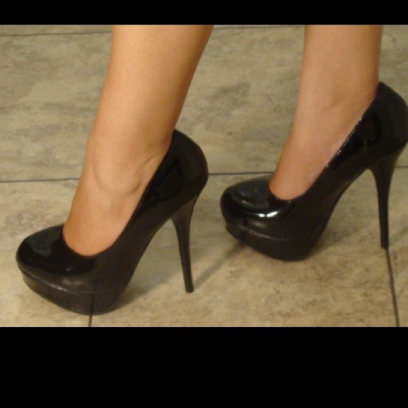 Black pumps - Picture 3 of 3
