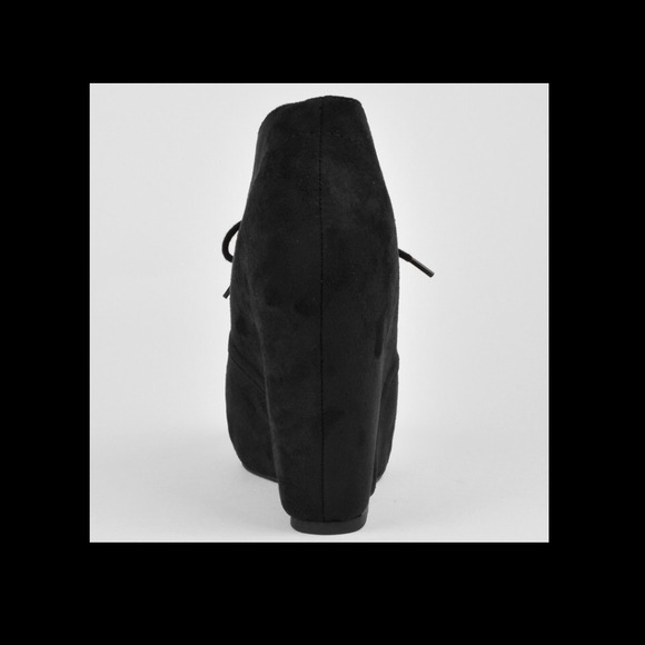 Booties - Picture 3 of 4