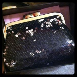 Black sparkly clutch!