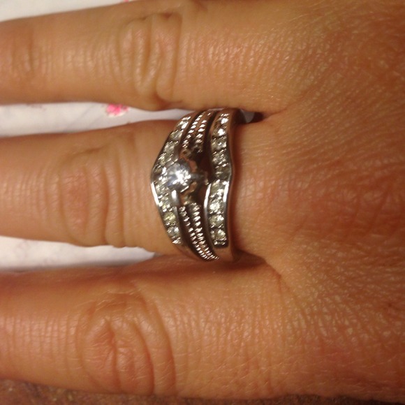 Beautiful silver tone cz ring final price