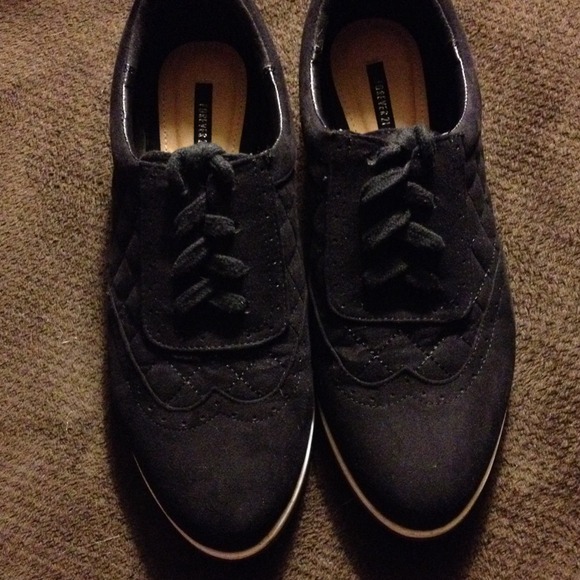 Forever 21 cute black lace ups! Size 7 - Picture 3 of 4