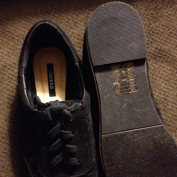 Forever 21 cute black lace ups! Size 7 - Picture 4 of 4