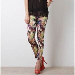 SHINY PASTEL PRINTED FLORAL SKINNY PANTS SIZE 2/4