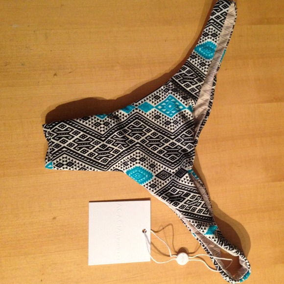 🚫Large Acacia Axel bottoms💔sold - Picture 2 of 3