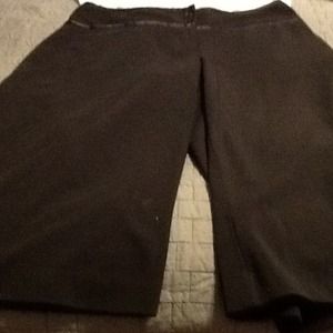 Hilard Hanson black Capri