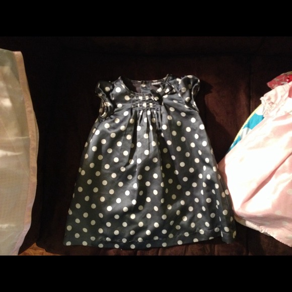 bundle. All baby clothes About 20 plus pieces