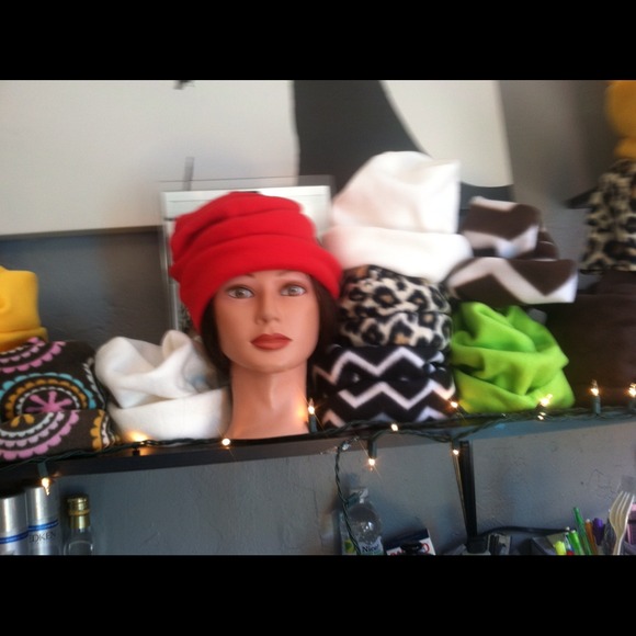 HATZ!, - Picture 2 of 3