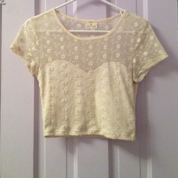 UO Ivory Floral Crop Top